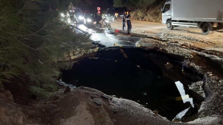 Bodrum'da içme suyu ana isale hattı patladı
