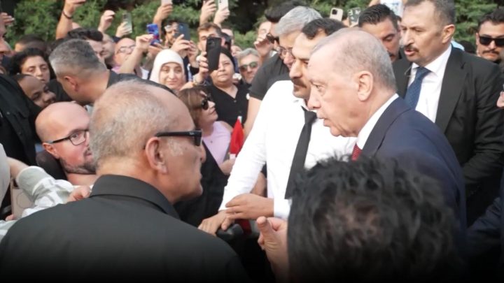 Cumhurbaşkanı Erdoğan'ın Samsunlu engelli genç Emre'yle sohbetinin görüntüleri paylaşıldı