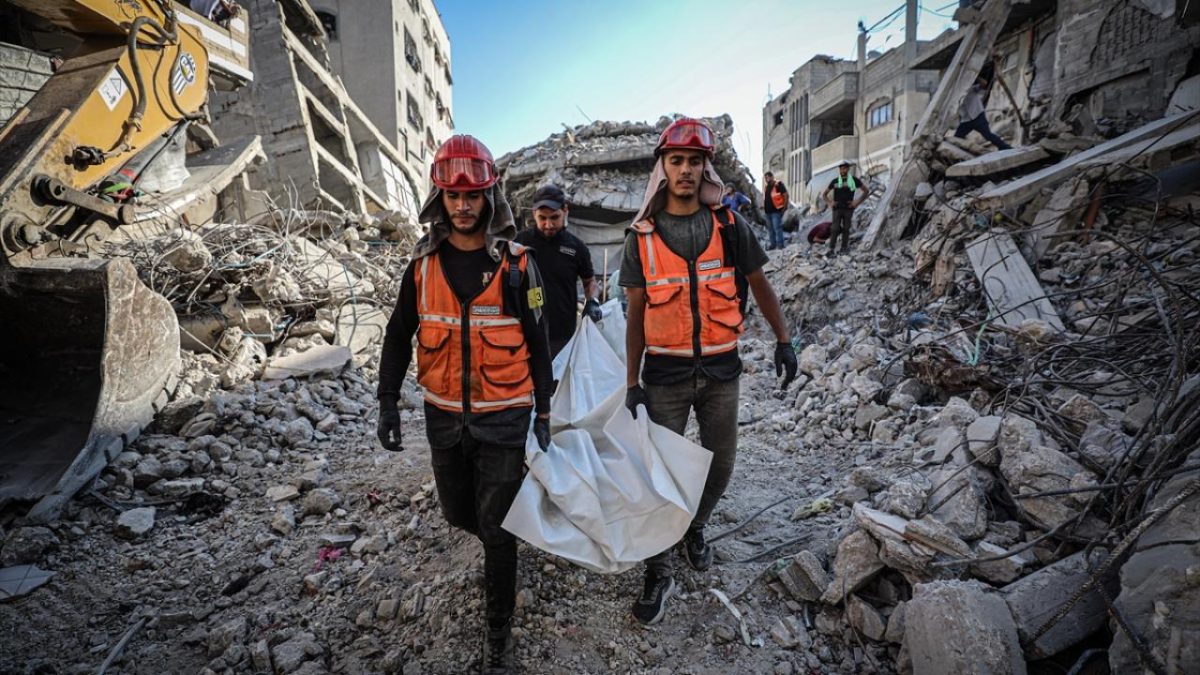 Katil İsrail'in Gazze'ye yönelik saldırılarında 5 Filistinli hayatını kaybetti