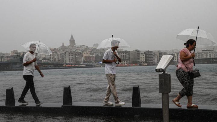İstanbul için sağanak uyarısı: Metrekareye 100 kilogram yağış düşecek
