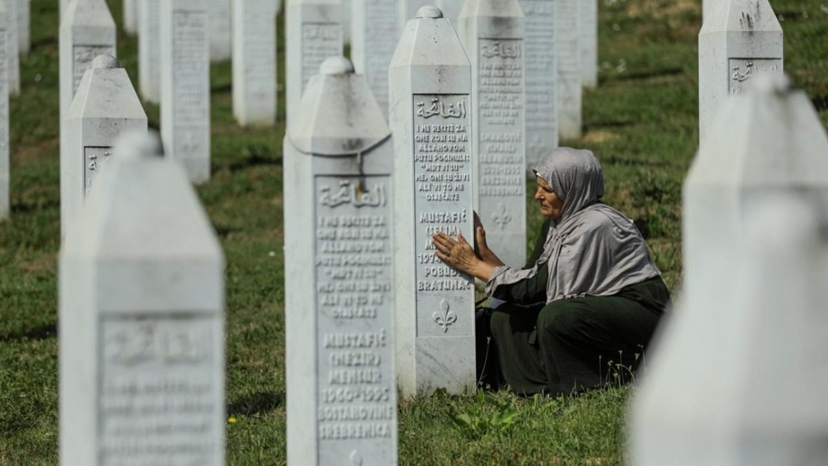 Srebrenitsa Anıt Merkezine 'Sırplar baskın yapılabilir' uyarısı