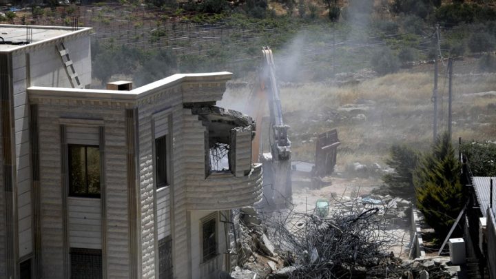 Soykırımcı İsrail, Batı Şeria'da 12 saatte 23 saldırı gerçekleştirdi