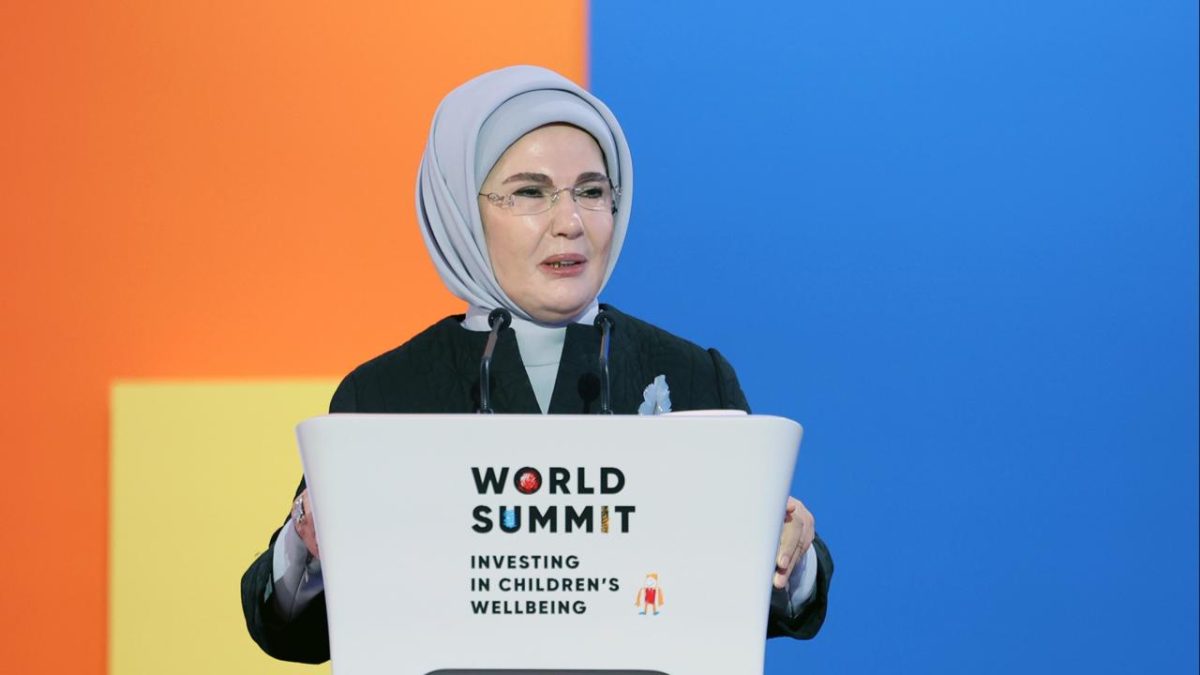 Emine Erdoğan: Savaş bölgelerindeki çocukların sesi olmak insanlık vazifemiz