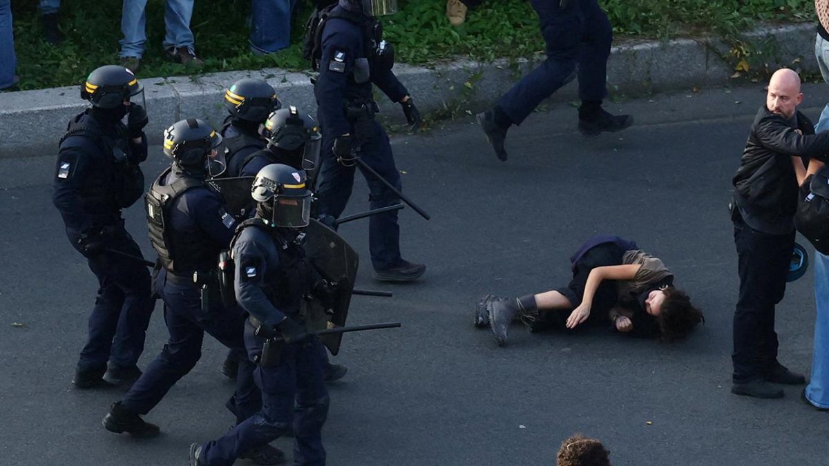 Fransa'da polise okul protestolarında gençlere savaş benzeri yaralanmalar yaşattığı suçlaması