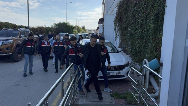 Çukurova Belediyesine yolsuzluk ve rüşvet operasyonu: 44 gözaltı