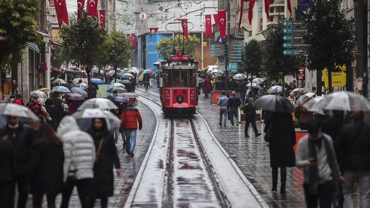 Valilik uyardı: İstanbul'da sağanak ve fırtına etkili olacak