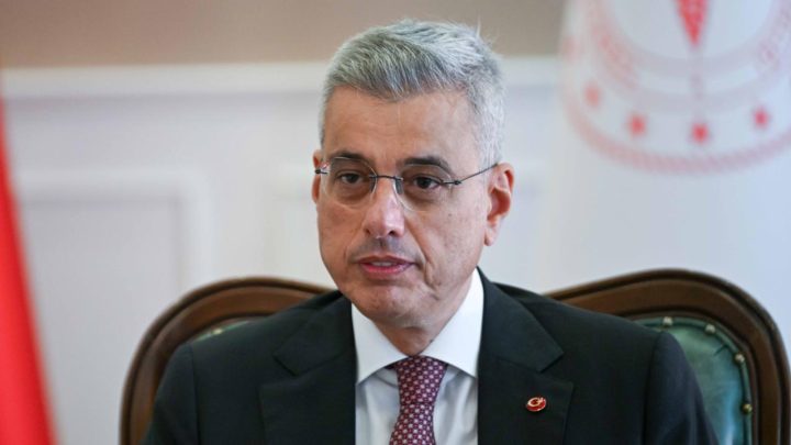Memişoğlu: Sigara düzenlemesinin insanları ifşa etmekle alakası yok