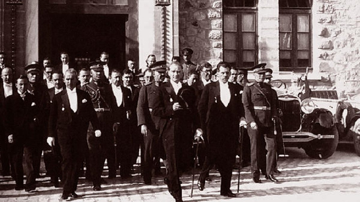Cumhuriyet'e uzanan tarihi yolculukta 103 yıl geride kaldı