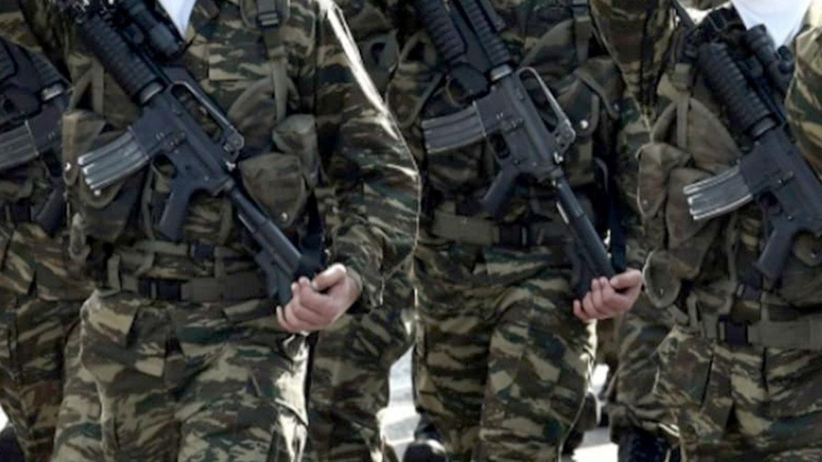 Yunanistan'da eski asker ordunun boru hattından 300 bin litre petrol çaldı